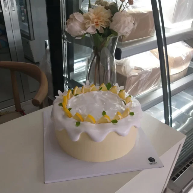 ใครกำลังมองหาเค้กวันพิเศษ 🎂
ลองให้ 119mori เป็นตัวเลือกนะคะ 
🍰🍅🍒🎁🎂
#เค้กวันเกิด สั่งล่วงหน้า 3-4 วันจ้า โดยลูกค้าสามารถเข้าดูรายการเค้กเพิ่มเติมได้ที่ www.119mori.com 💛
#เค้กวันเกิดชลบุรี #เค้กหวานน้อยรสพรีเมี่ยม